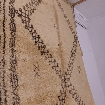 Handwoven Vintage Beni Ourain Moroccan Rug | Geometric Berber Wool Carpet ; 9,68 ft / 5,25 ft