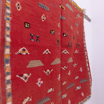 Handwoven Akhnif Moroccan Rug – Bold Red Berber Tapestry with Intricate Symbols ; 4,59 ft / 3,44 ft