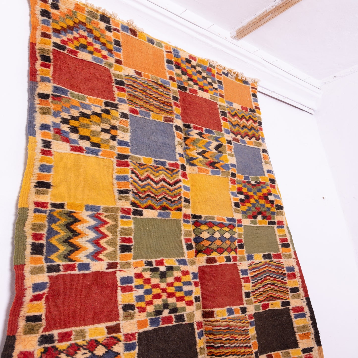 Handwoven Moroccan Akhnif Rug – Colorful Patchwork Design ; 7,55 ft / 4,59 ft