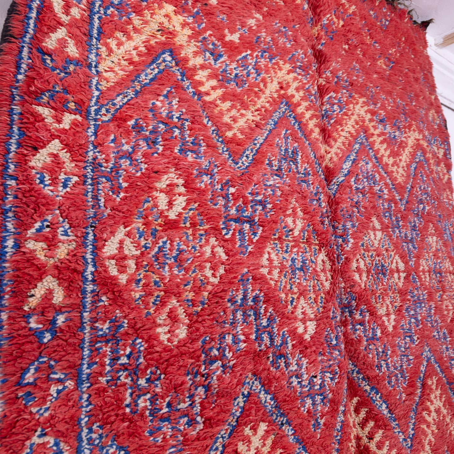 Vintage Beni Mguild Rug – Handwoven Moroccan Wool Carpet