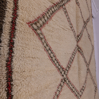 Vintage Moroccan Berber Rug – Handwoven Wool Carpet with Red & Black Tribal Diamonds ; 10,66 ft / 5,91 ft