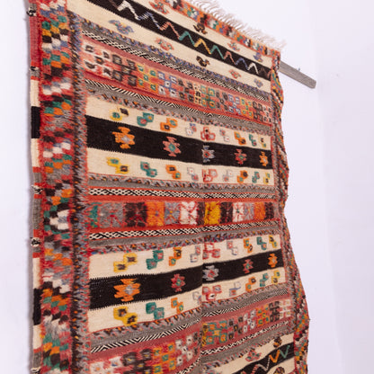 Handwoven Akhnif Berber Rug – Moroccan Kilim Tapestry with Tribal Motifs ; 5,25 ft / 3,44 ft