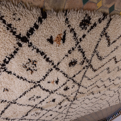 Handwoven Vintage Moroccan Berber Rug – Unique Wool Carpet with Tribal & Geometric Patterns ; 9,19 ft / 5,74 ft