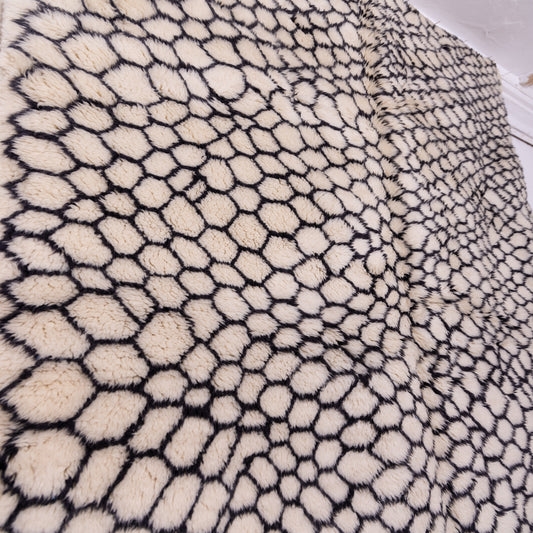 Handmade Mrirt Rug – 100% Wool Moroccan Berber Carpet – Cream & Black Honeycomb Geometric Wool Rug – Luxury Modern & Boho Home Decor