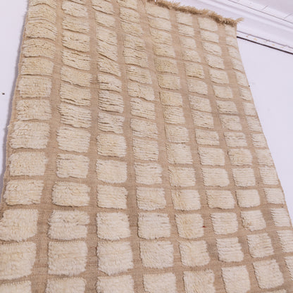 Handwoven Taznakht Moroccan Rug – 100% Wool Beige & Cream Textured Grid Pattern – Authentic Berber Minimalist Carpet – High Atlas Artisan Craft ;  6,73 ft  /  3,61 ft