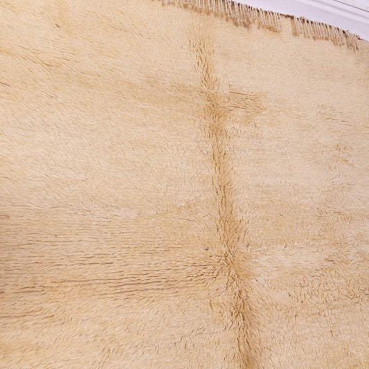 Minimalist Moroccan Beni Ourain Rug - Handwoven Wool Berber Carpet in Soft Ivory