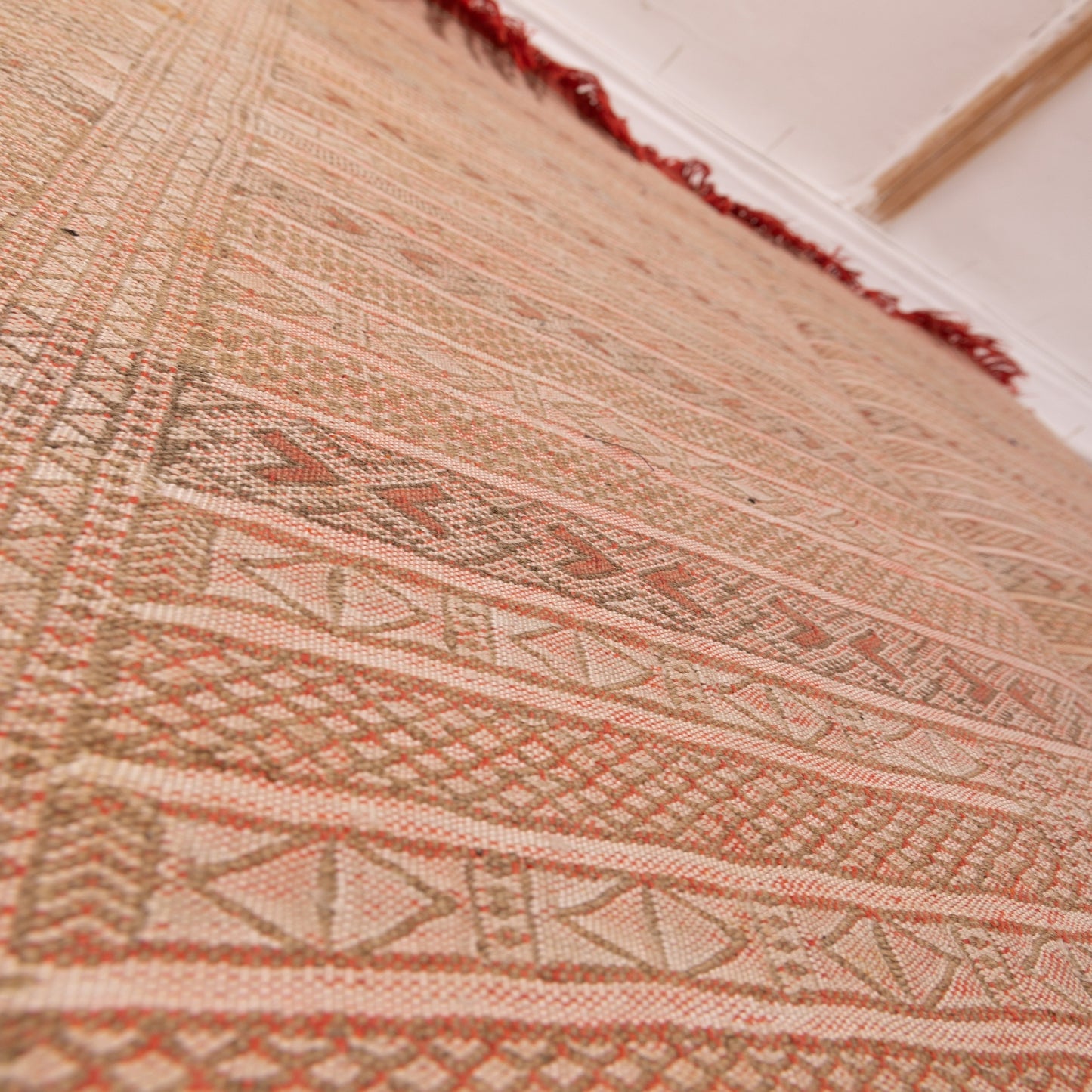 Handwoven Vintage Moroccan Rug | Authentic Berber Tribal Carpet in Earthy Tones ; 7,87 ft / 4,43 ft