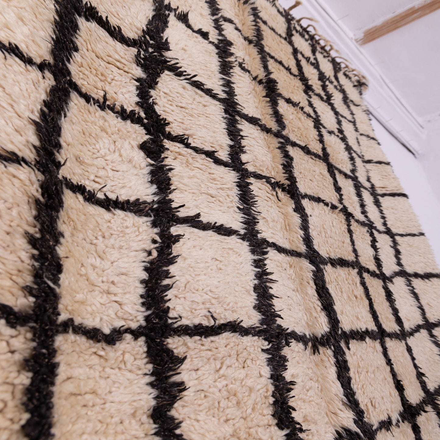 Atlas Grid” – Minimalist Beni Ourain Rug with Bold Black Lattice