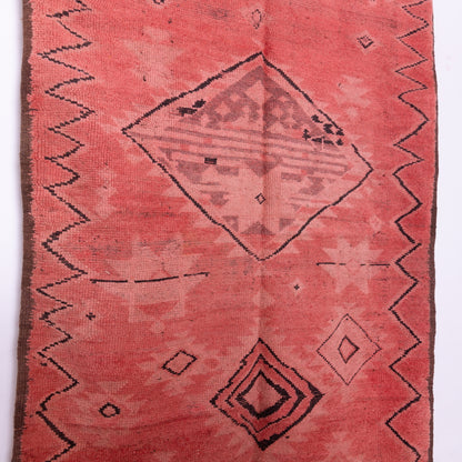 Vintage Moroccan Rehamna Rug - Timeless Red & Black Berber Wool Carpet ; 10,17 ft /  4,92 ft