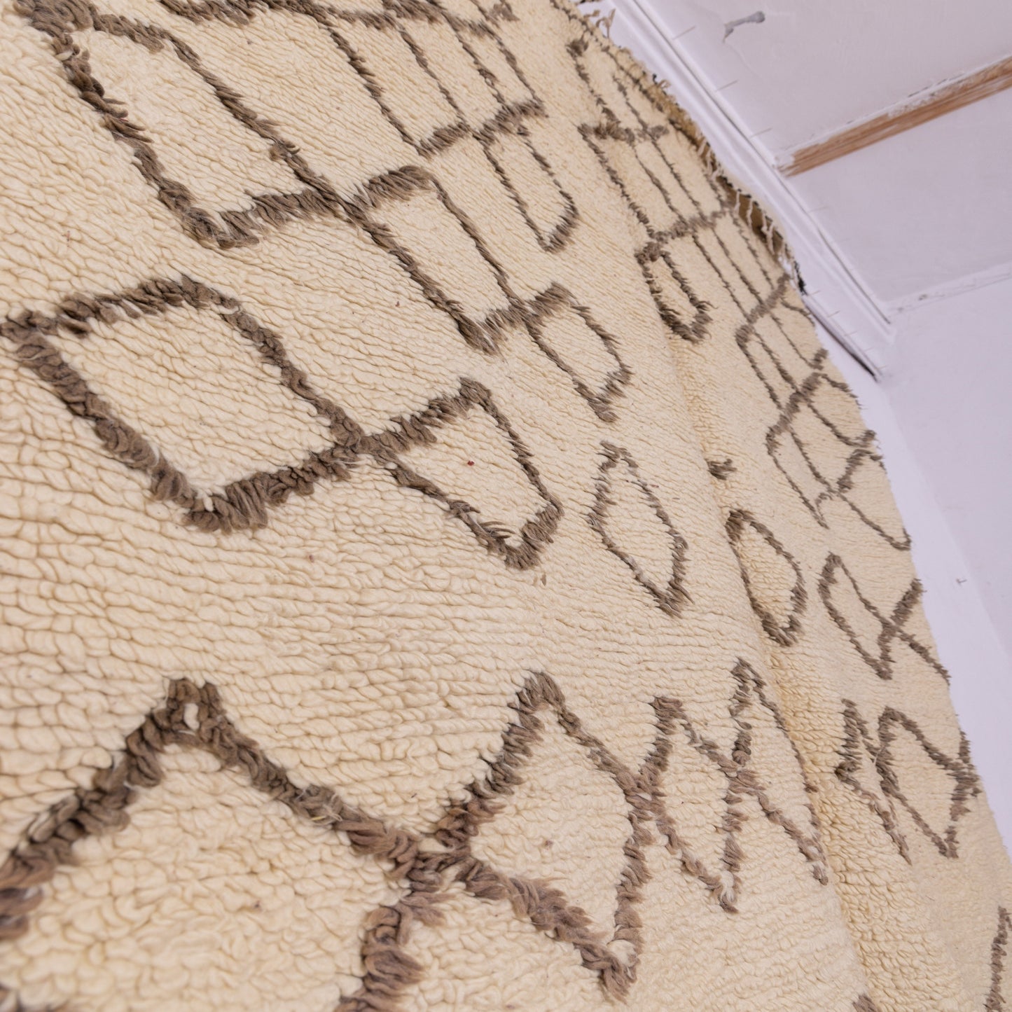 Authentic Moroccan Beni Ourain Rug – Handwoven Wool Berber Carpet – Unique Diamond Motif ; 7,22 ft / 6,40 ft