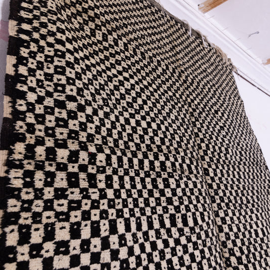 Handwoven Taznakht Moroccan Rug – Black & Beige Checkerboard Wool Blend Carpet – 70% Wool, 30% Cotton – Authentic Berber Rug for Modern & Boho Homes