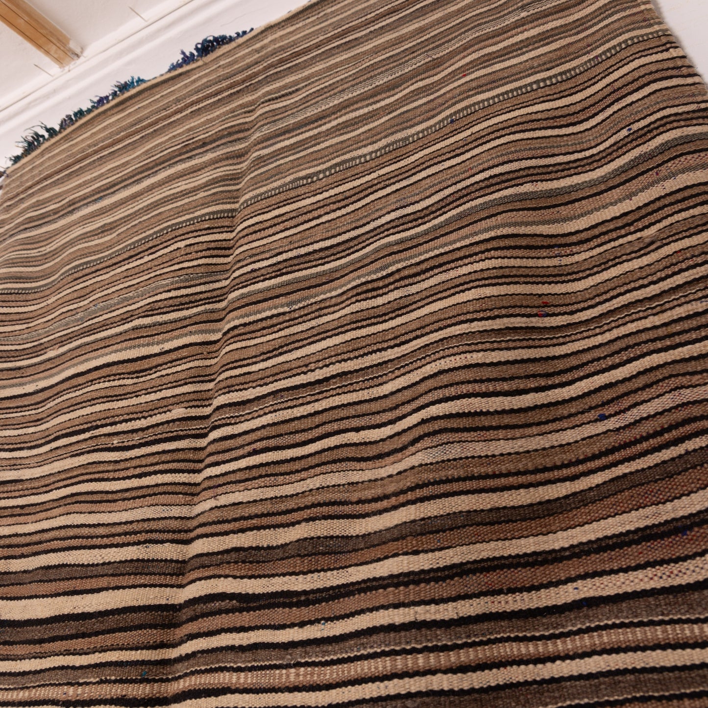 Vintage Handwoven Moroccan Wool Blanket | Berber Striped Kilim Rug | Nomadic Boho Throw ; 8,53 ft / 4,43 ft