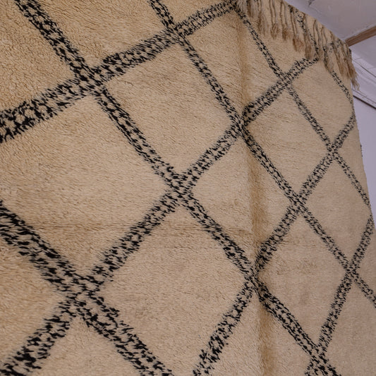 Handmade Moroccan Beni Ourain Rug - Authentic Berber Wool Carpet - Timeless Diamond Lattice Design