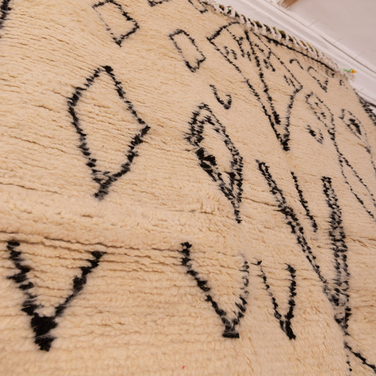Monochrome Azilal Rug - Handwoven Moroccan Wool Carpet - Diamond Tribal Berber Design - Minimalist Black & Cream Decor