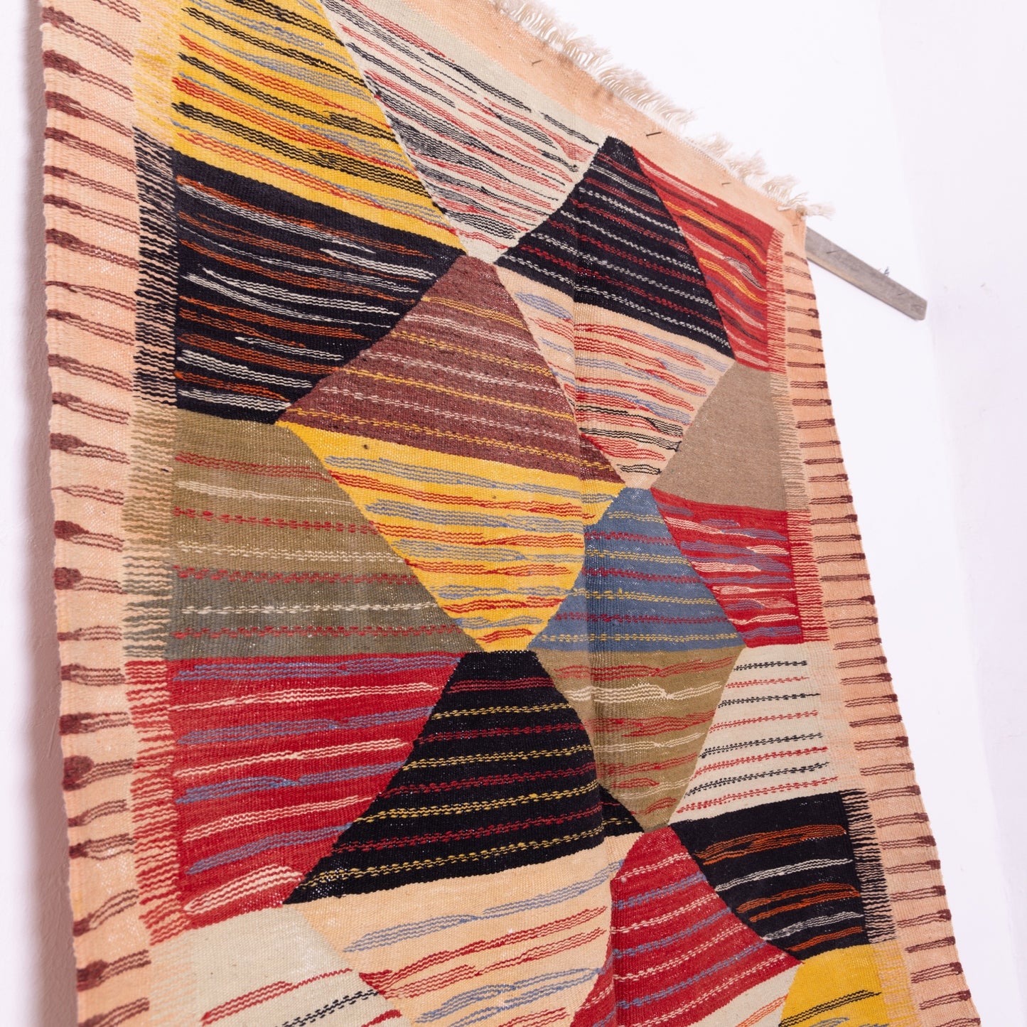 Authentic Moroccan Akhnif Rug – Geometric Tribal Masterpiece ; 4,10 ft / 3,44 ft