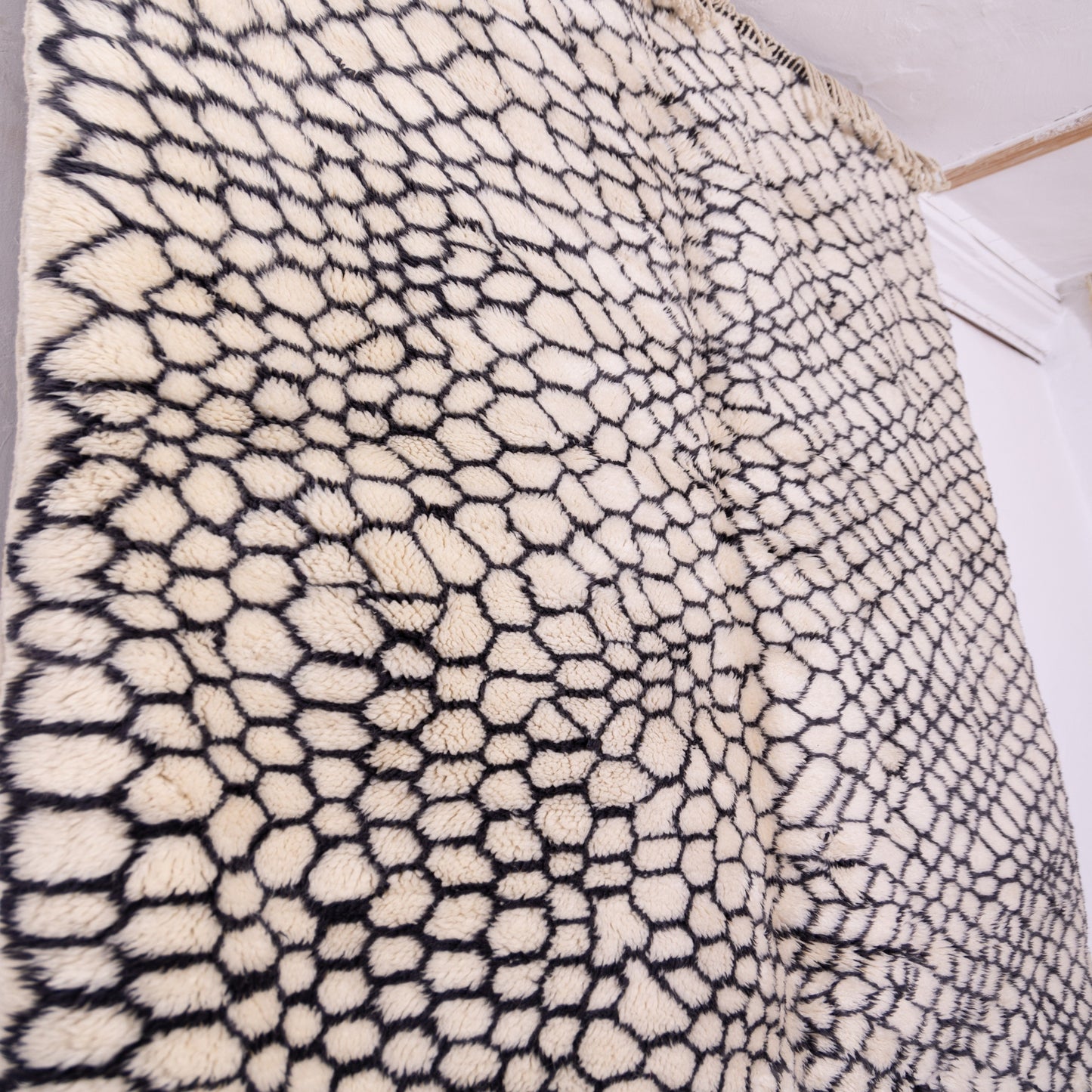 Handmade Mrirt Rug – 100% Wool Moroccan Berber Carpet – Cream & Black Honeycomb Geometric Wool Rug – Luxury Modern & Boho Home Decor