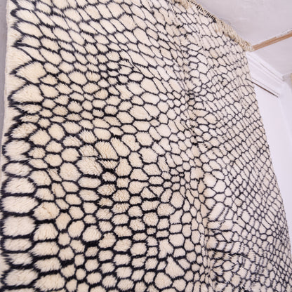 Handmade Mrirt Rug – 100% Wool Moroccan Berber Carpet – Cream & Black Honeycomb Geometric Wool Rug – Luxury Modern & Boho Home Decor