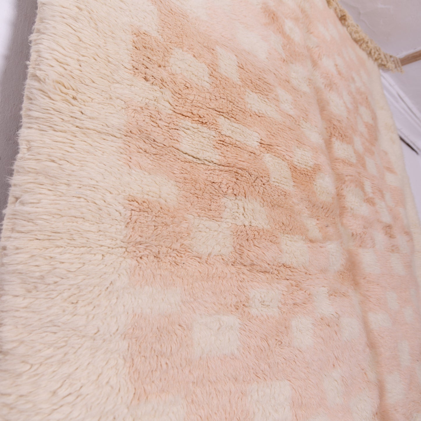Handmade Mrirt Rug – 100% Wool Moroccan Berber Carpet – Cream & Blush Checkered Wool Rug – Luxury Minimalist & Modern Home Decor
