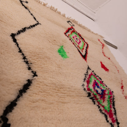 Small Azilal Moroccan Rug - 80% Wool 20% Cotton - Handwoven Berber Tribal Diamonds - Wall Hanging or Entryway Accent