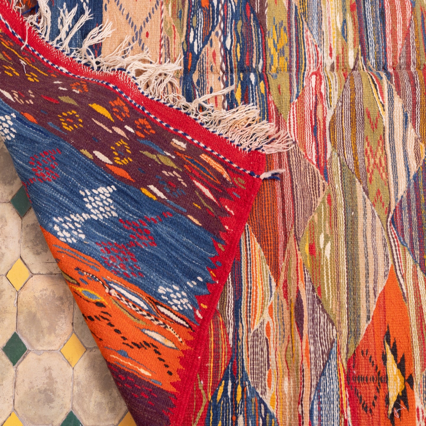 Vibrant Moroccan Akhnif Rug – Handwoven Berber Art ; 4,76 ft / 3,61 ft