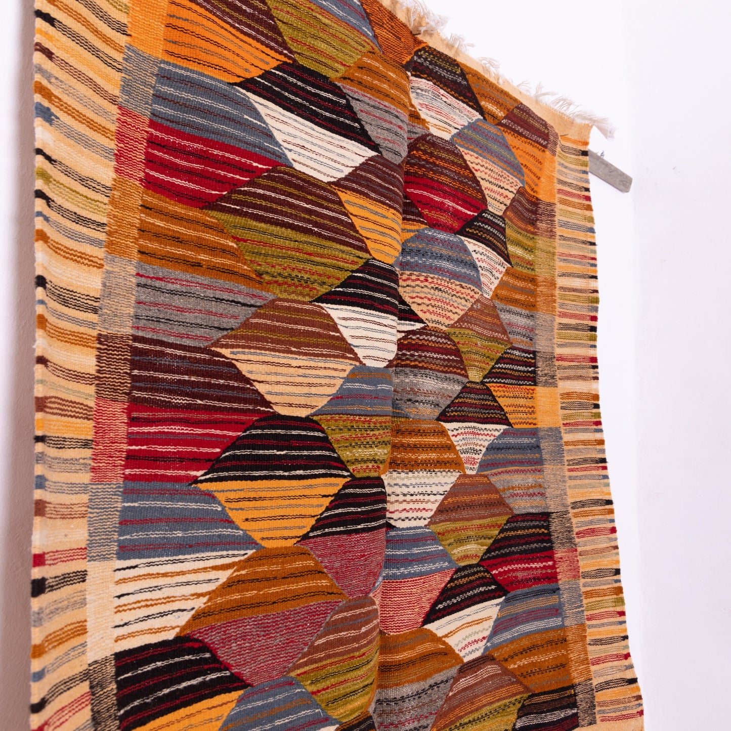 Handwoven Moroccan Akhnif Rug – Geometric Patchwork Beauty ; 4,92 ft /  3,77 ft