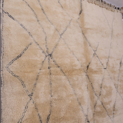 Authentic Handwoven Moroccan Mrirt Wool Rug – Classic Diamond Berber Design