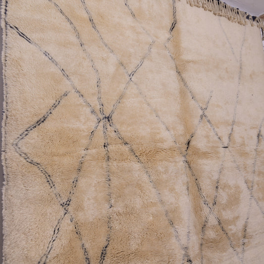 Authentic Handwoven Moroccan Mrirt Wool Rug – Classic Diamond Berber Design