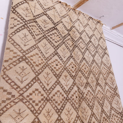 Vintage Moroccan Berber Rug – Intricately Handwoven Wool Carpet ; 11,48 ft /  5,58 ft