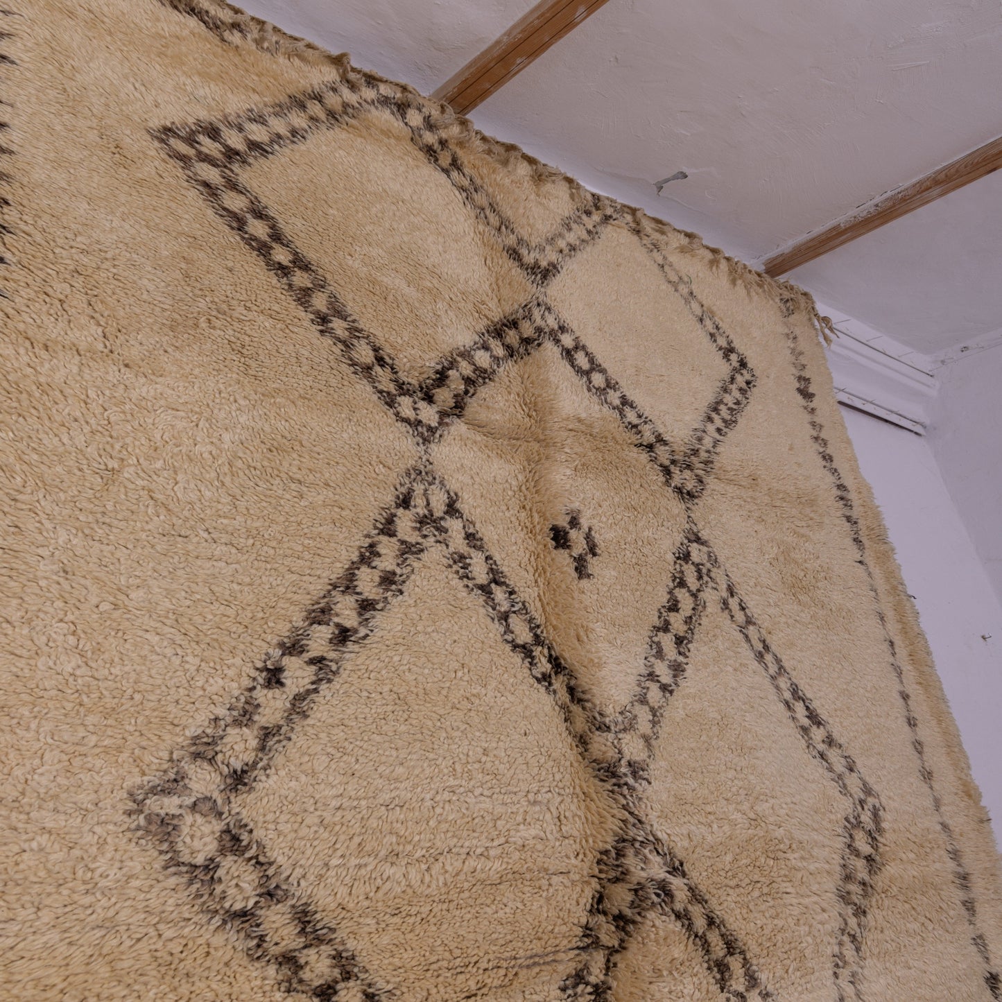 Vintage Beni Ourain Moroccan Rug | Handwoven Wool Berber Carpet with Geometric Diamonds ; 11,65 ft / 7,05 ft