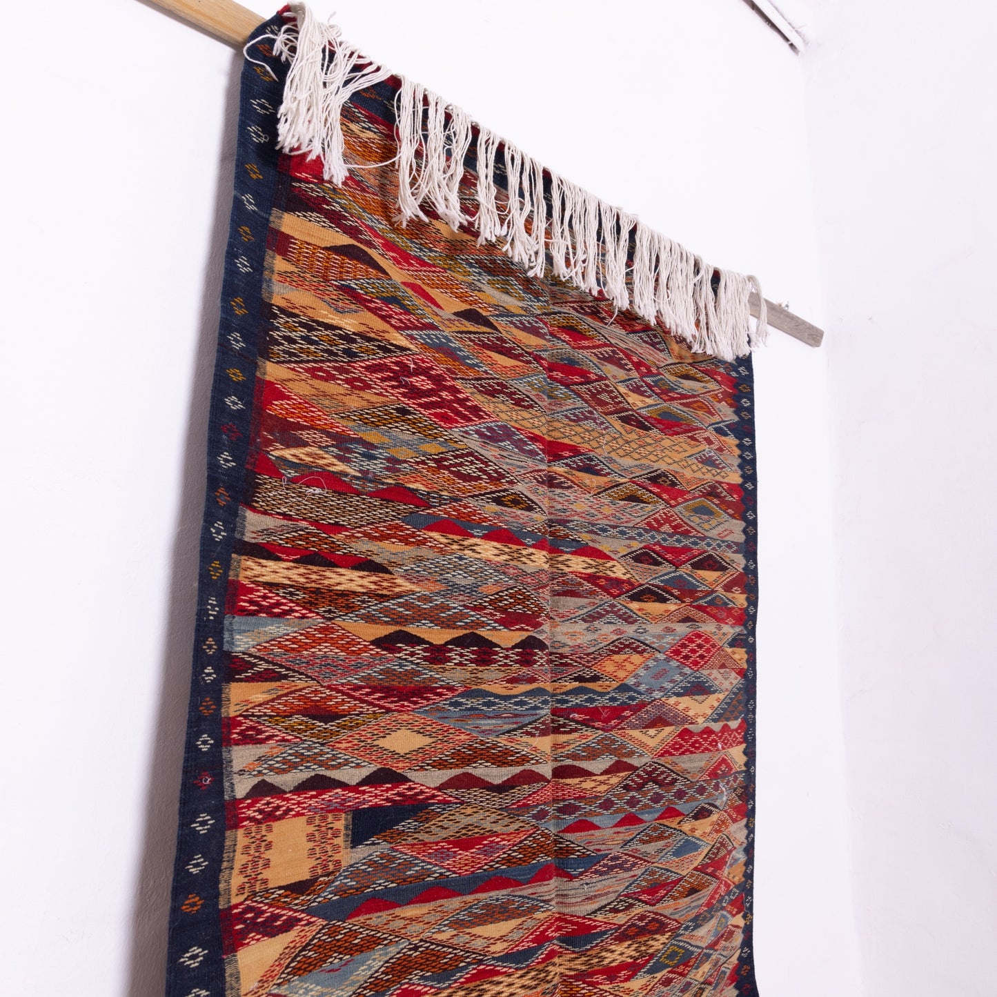 Vintage Moroccan Akhnif Rug – Handwoven Berber Wool Carpet ; 5,91 ft / 3,77 ft