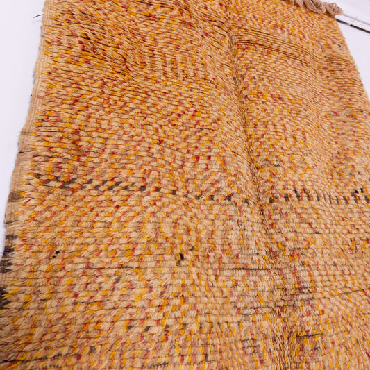 Handwoven Taznakht Moroccan Rug – Golden Yellow Wool Blend Berber Carpet – 70% Wool, 30% Cotton – Unique Bohemian & Vintage-Inspired Rug