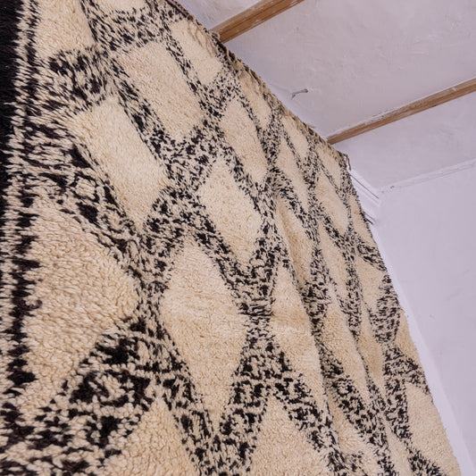Vintage Moroccan Beni Ourain Rug – Handwoven Wool Berber Carpet – Bold Diamond Lattice – Bohemian & Minimalist Home Decor