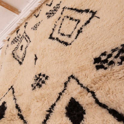Neutral Black and White Azilal Rug - Handmade Moroccan Wool Berber Carpet - 80% Wool 20% Cotton - Minimalist Boho Decor