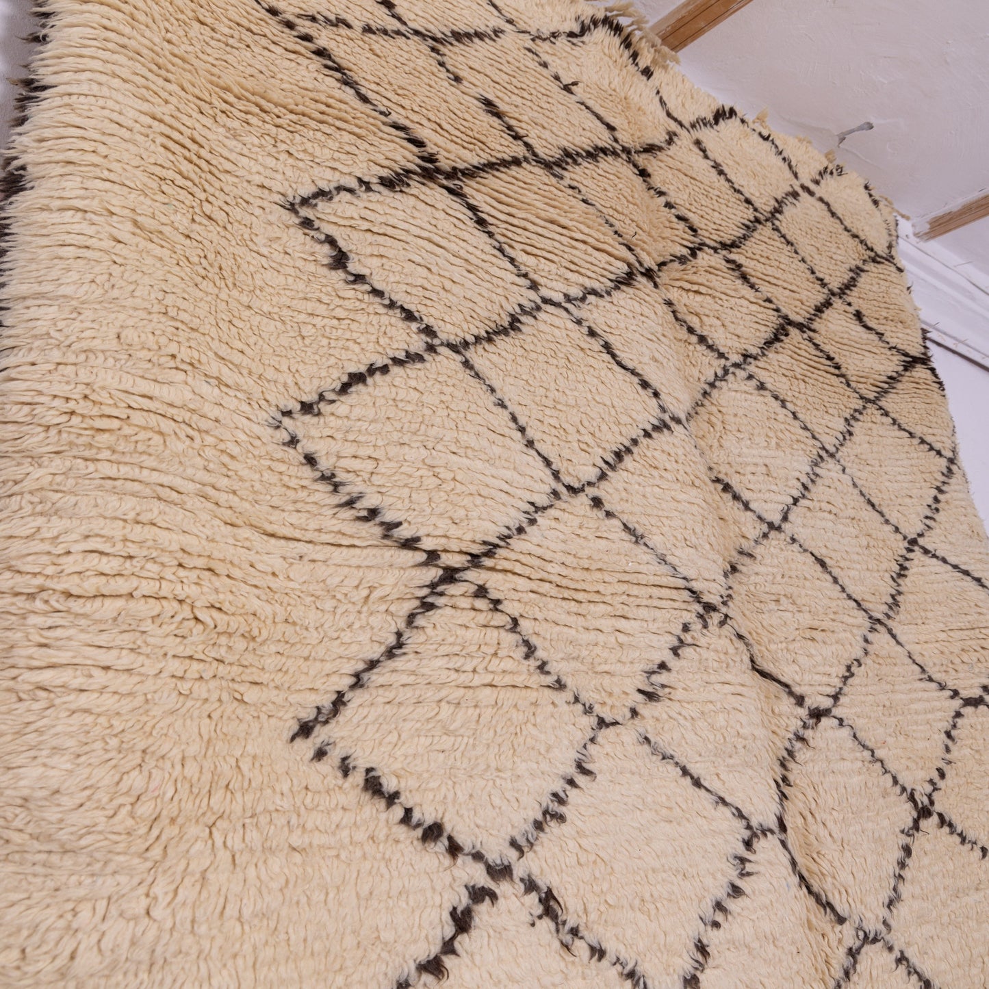 Handmade Moroccan Beni Ourain Rug – Vintage Wool Berber Carpet – Diamond Lattice Pattern ; 9,35 ft  / 6,40 ft