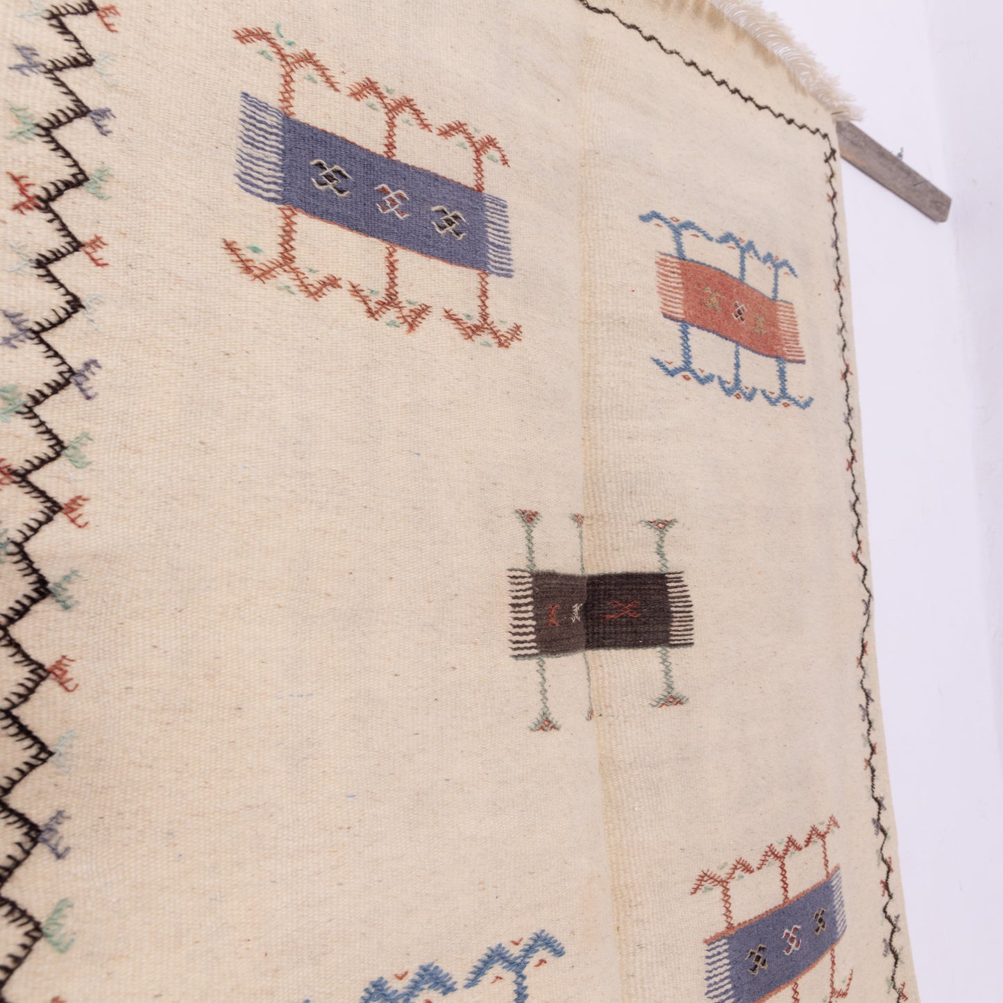 Handwoven Moroccan Akhnif Rug – Elegant Berber Wool & Cotton Carpet