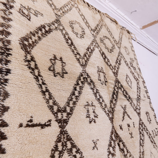 Vintage Moroccan Beni Ourain Rug - Handwoven Wool Berber Carpet - Unique Tribal Diamond & Symbol Motif
