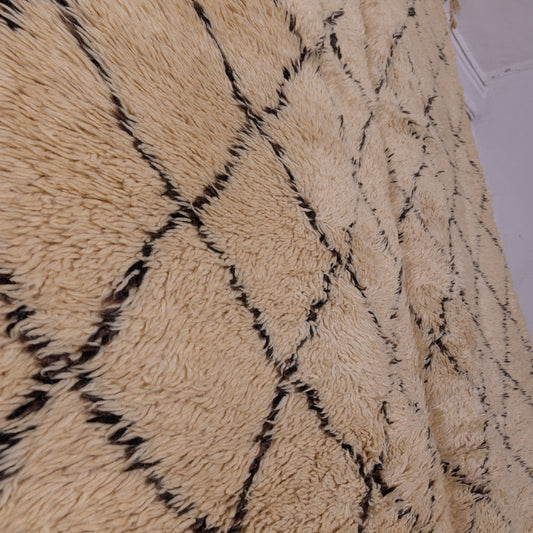 Vintage Moroccan Beni Ourain Rug - Handwoven Wool Berber Carpet - Authentic Tribal Diamond Design