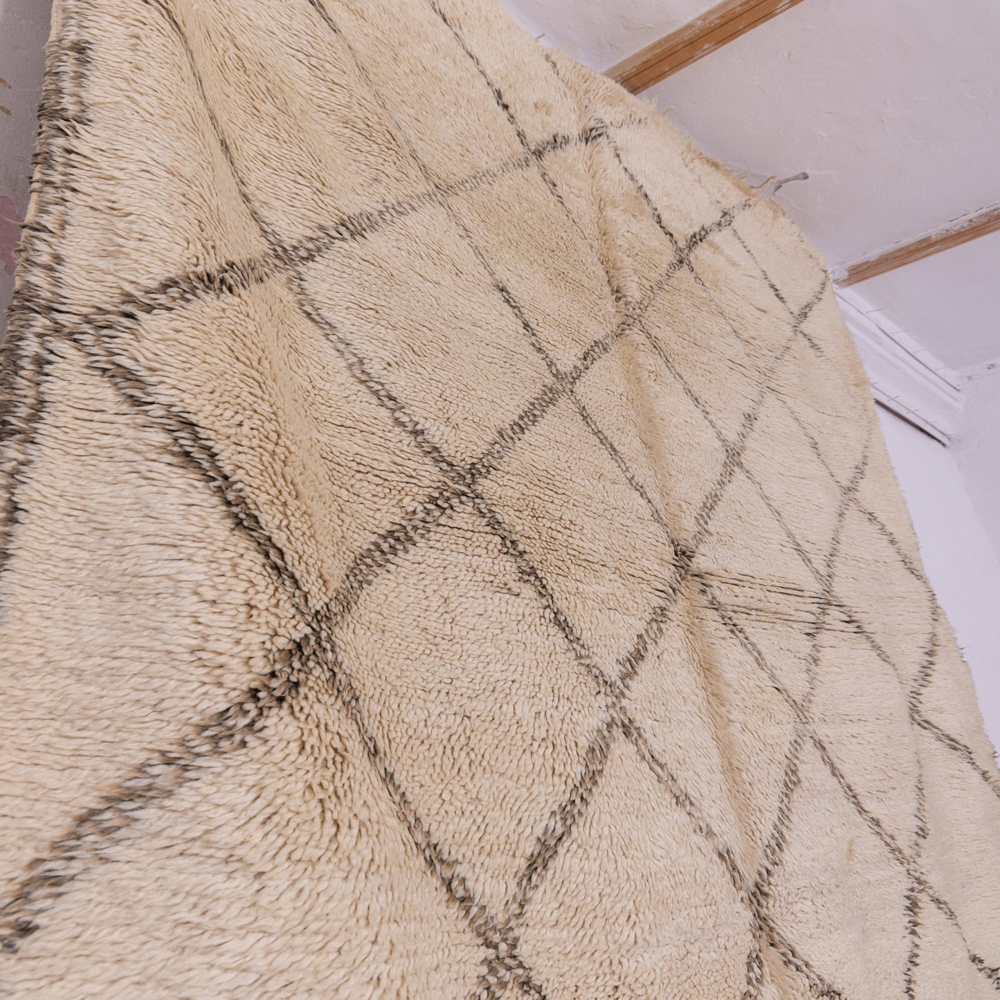 Vintage Moroccan Berber Rug – Handwoven Wool Carpet with Timeless Diamond Lattice Design ; 11,98 ft / 6,23 ft