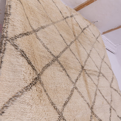 Vintage Moroccan Berber Rug – Handwoven Wool Carpet with Timeless Diamond Lattice Design ; 11,98 ft / 6,23 ft