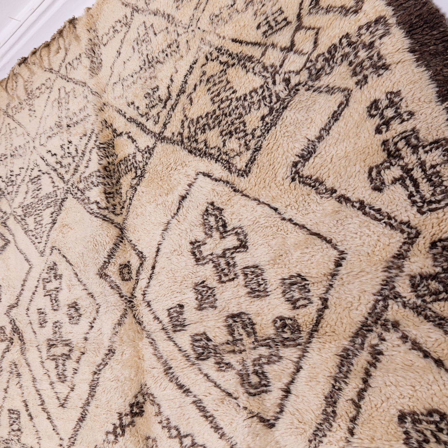 Vintage Moroccan Beni Ourain Rug | Handwoven Wool Berber Carpet with Tribal Symbols ;  10,83 ft  / 6,40 ft