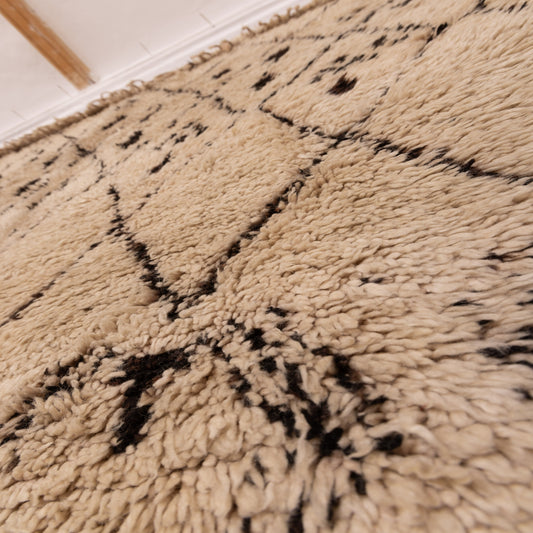 Rare Vintage Beni Ourain Rug - Handwoven Moroccan Wool Carpet - Berber Tribal Symbols & Diamonds - 100% Wool - Bohemian Decor