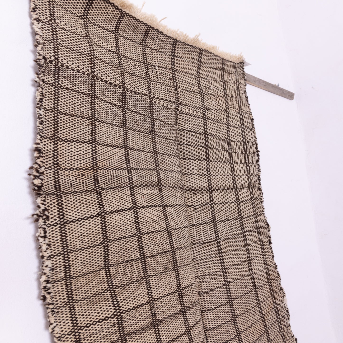 Handwoven Moroccan Akhnif Rug – Minimalist Black & Ivory Berber Wool Rug ; 6,23 ft /  3,12 ft