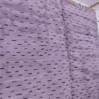 Handwoven Moroccan Mrirt Rug – Soft Purple Wool Berber Carpet with Black Pattern Accents ; 9,51 ft / 7,71 ft