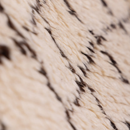 Whispered Grids” – Vintage Moroccan Beni Ourain Runner with Subtle Diamond Mesh