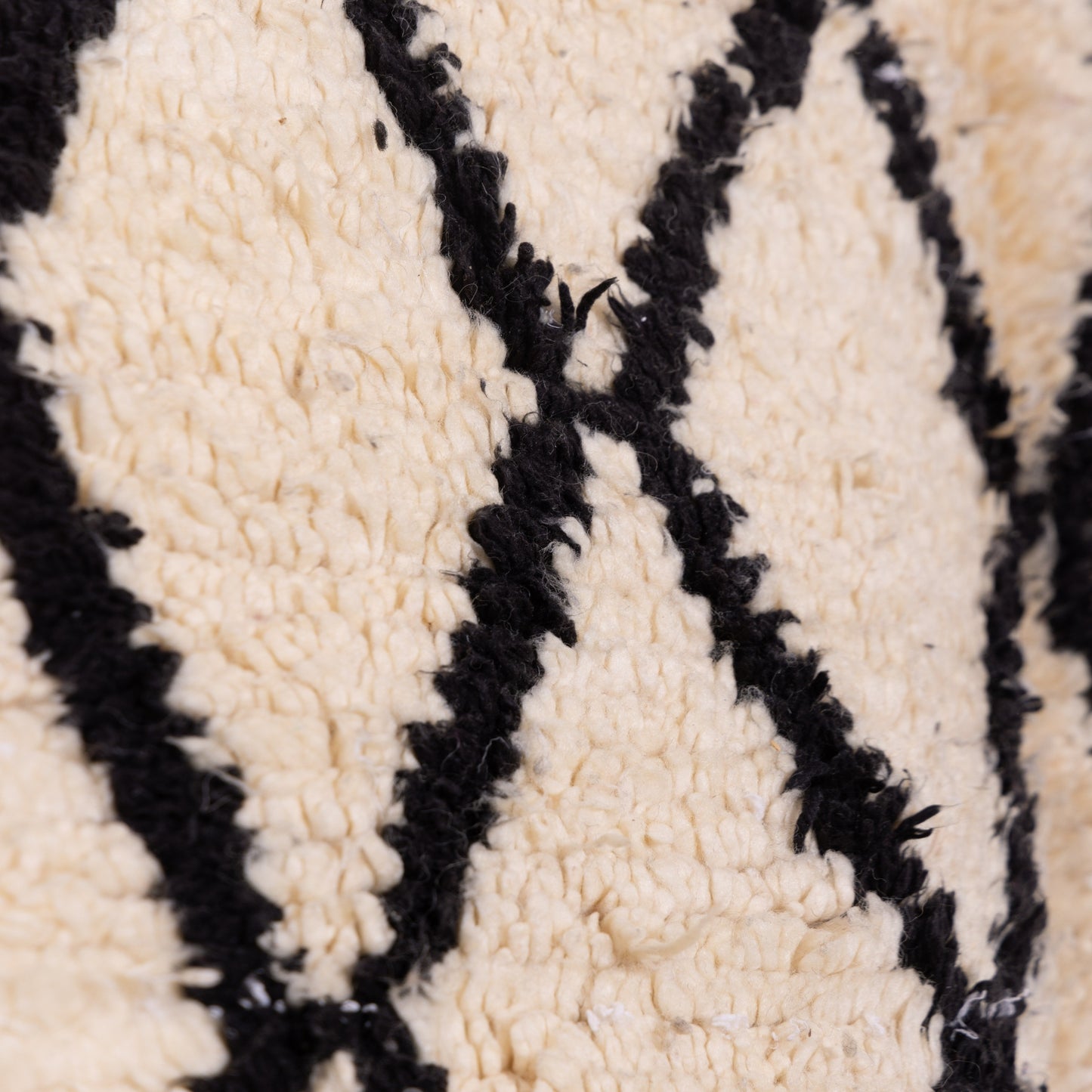 Vintage Moroccan Beni Ourain Rug | Handwoven Wool Berber Carpet ; 8,04 ft / 5,91 ft