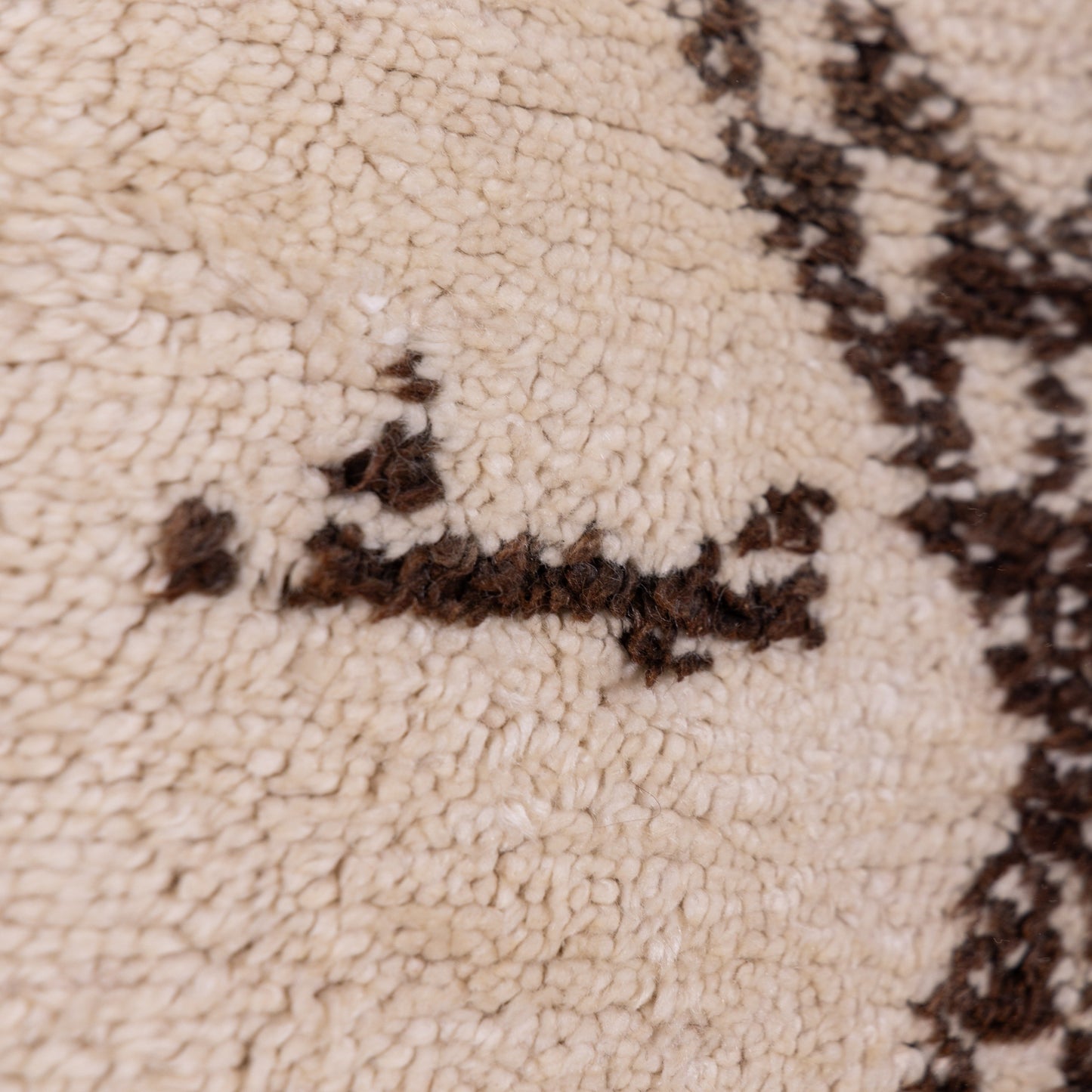 Vintage Moroccan Azilal Rug | Handwoven Wool Berber Carpet | Unique Tribal Diamond & Symbol Motif ; 8,69 ft / 6,23 ft