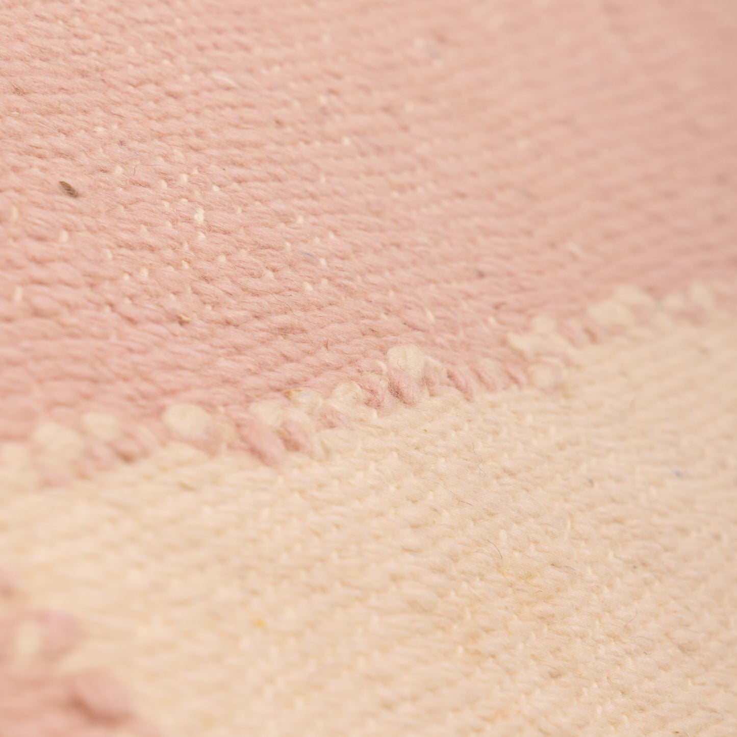 Colorful Akhnif Rug – Handwoven Moroccan Wool Flatweave with Geometric Zigzag Motif – Modern Tribal Tapestry in Orange, Green, Blush & Blue ; 8,04 ft / 4,76 ft