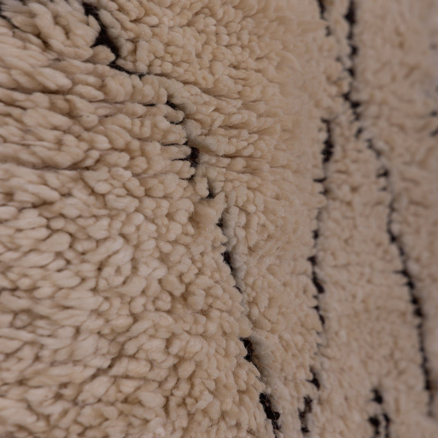 Vintage Moroccan Berber Rug – Handwoven Wool Carpet with Diamond Motif & Tribal Accents ; 10,33 ft / 5,74 ft