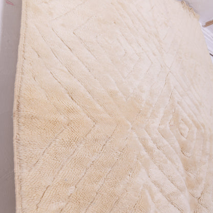 Handwoven Moroccan Mrirt Rug – Plush Wool Berber Carpet with Diamond Pattern in Neutral Beige ; 10,83 ft / 6,73 ft