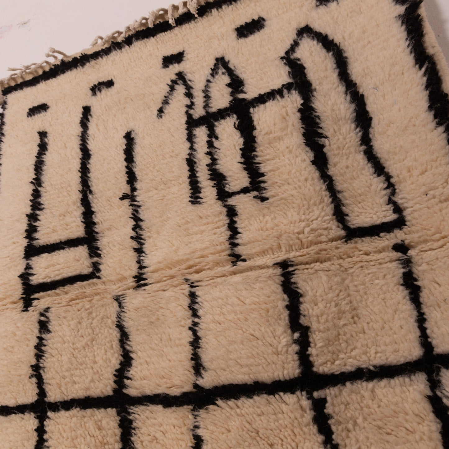 Modern Black & White Azilal Rug - Handmade Moroccan Wool & Cotton Carpet - Geometric Tribal Grid Wall Decor